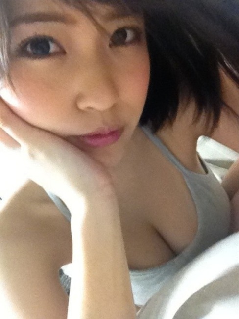 岸明日香　巨乳グラドルの自撮りエロ写メ30枚 17