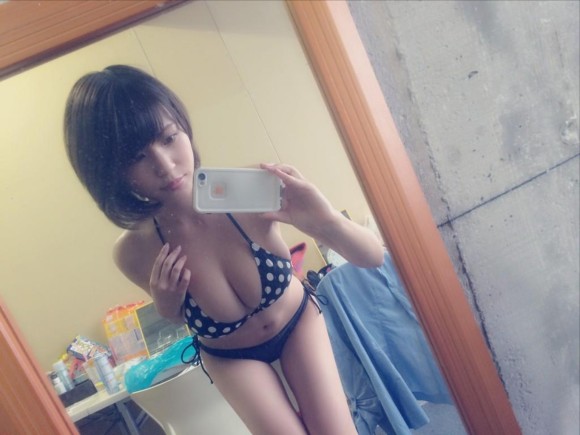 岸明日香とベロチュウしたくなる自撮りエロ写メ・画像 10