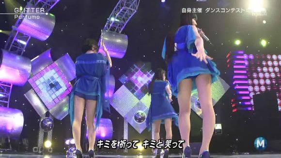 MステでPerfumeの生足がエロいキャプ画像30枚 18