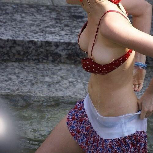 ぶら下がってるおっぱいのエロ画像貼っていく　40枚 13