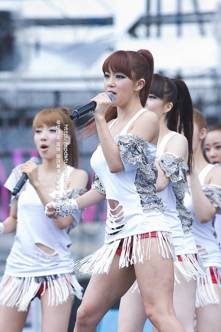 「Rainbow」　KPOPアイドルのムチムチ太ももがエロい画像30枚 10
