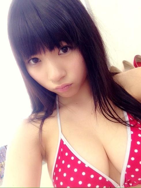 日本一スカートの短い女子高生、芹沢潤のエロ画像 21