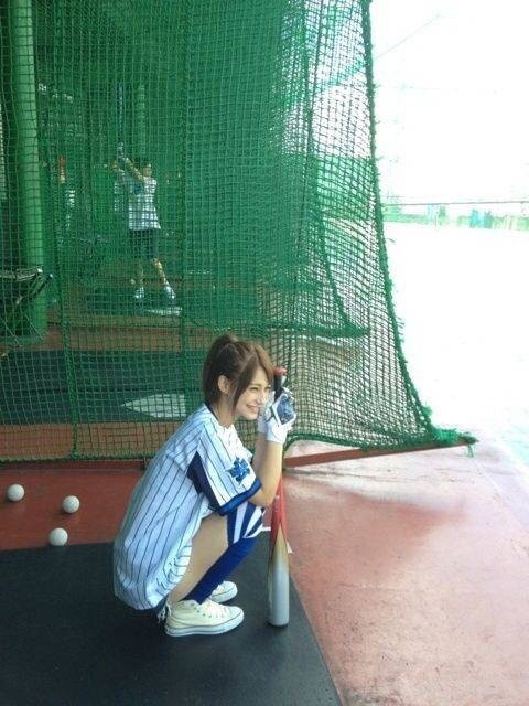 【画像】女の子にバット持たせてみた結果wwwww 29