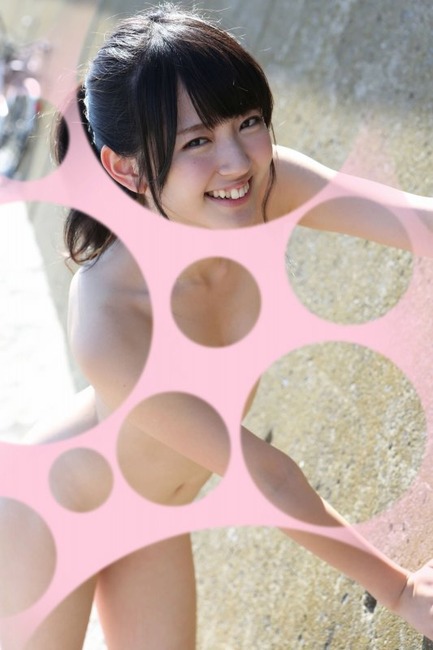 人気アイドルが裸に見えちゃう水玉コラ画像 19