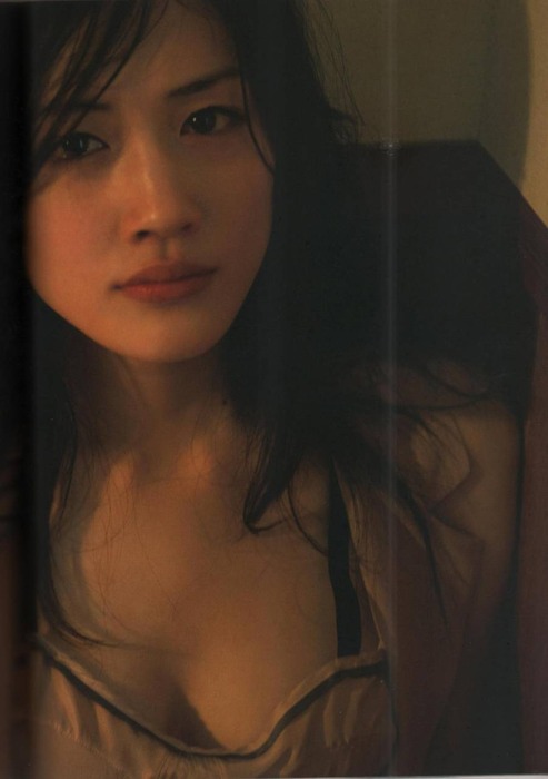 綾瀬はるかの巨乳おっぱいがエロい画像 2