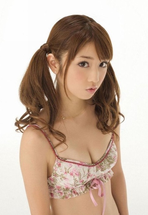 小倉優子・ゆうこりんのドスケベ下着がエロい 10