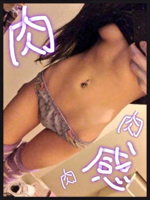 くびれがエロいコスプレイヤーの自撮りエロ写メ・画像30枚 25