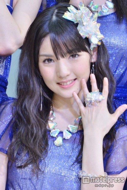 道重さゆみがパンチラしてるエロ画像30枚　モーニング娘。 7
