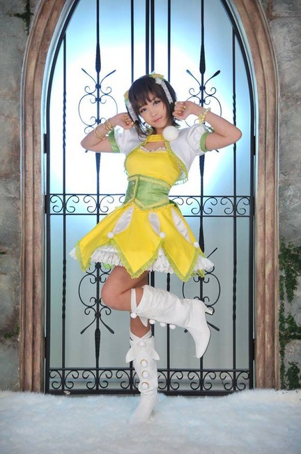 胸の谷間がエロい巨乳コスプレイヤーのエロ画像30枚 22