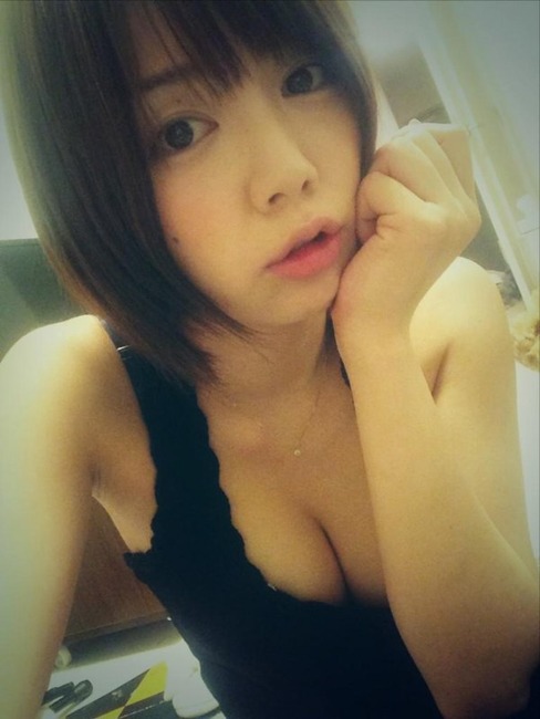 希美まゆが複数の男に犯されてるエロ画像 7