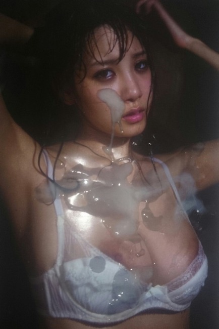 人気アイドルに白い液体をぶっかけてるエロ画像まとめ 30