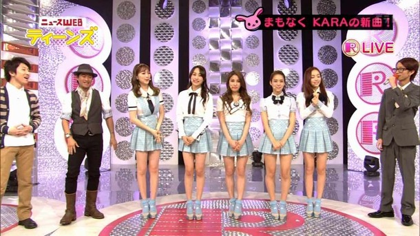 KARAが新曲ライブでミニスカパンチラしてるエロ画像 6