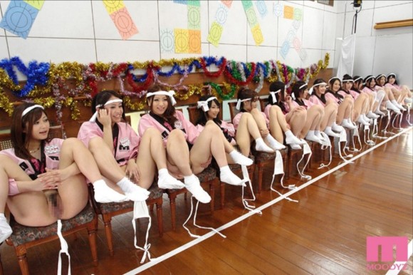 バスの中で人気AV女優とやれるパコパコバスツアーのエロい画像30枚　上原亜衣　めぐり　尾上若菜　つぼみ 6