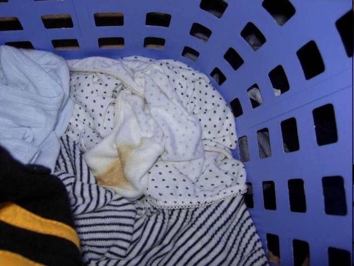 洗濯機の中にある素人のシミ付きパンツってエロいよね 14