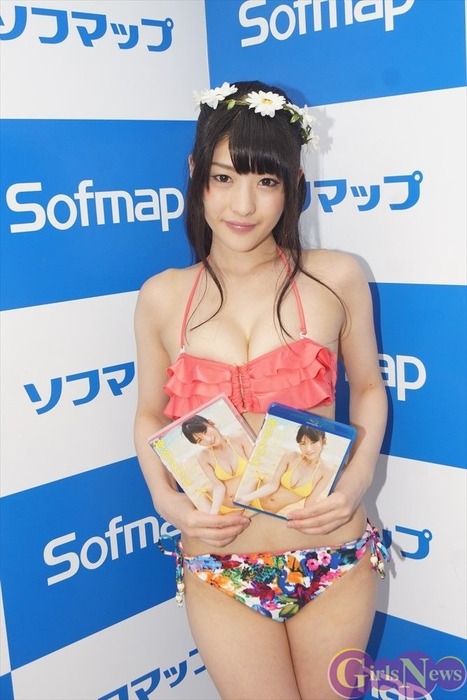巨乳なお姉さんがソフマップにデビューしてるエロ画像まとめ 25