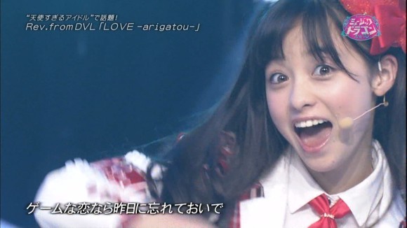橋本環奈さんがライブ中にパンチラしてるエロ画像50枚 11