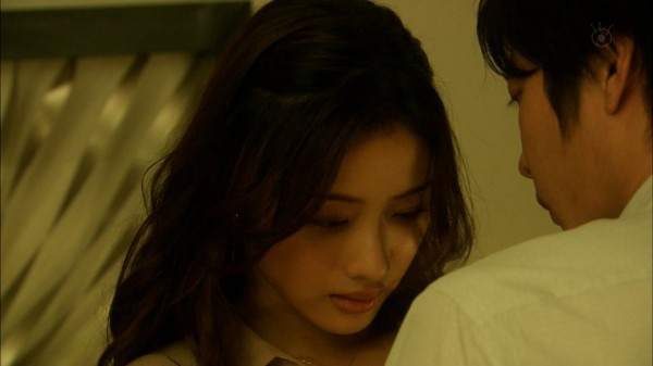 石原さとみの入浴、ラブシーンがエロいキャプ画像 11