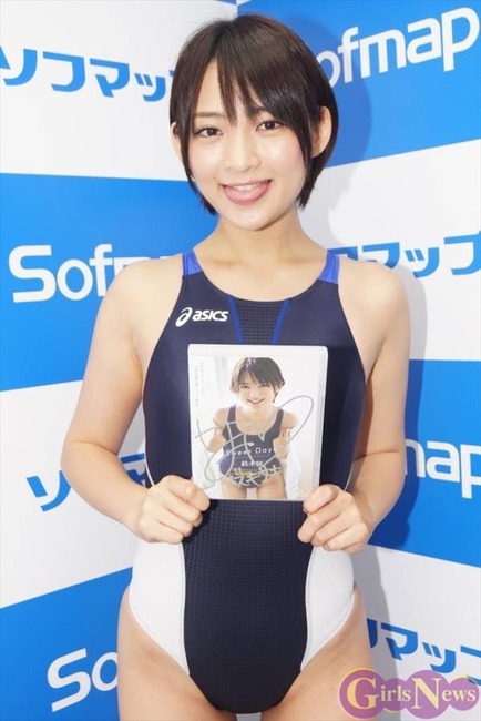 【画像】ソフマップに黒髪ショートの美少女が登場w　鈴木咲 3
