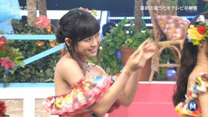 Mステに出演してるNMB48メンバーの衣装がエロい 16
