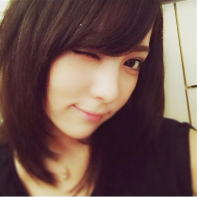 石川恋　美少女アイドルの黒ブラがエロい画像 2