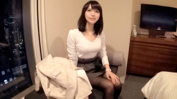 オナニー好きですぐにパンツの中に手を突っ込んじゃう変態素人をハメ撮り 4