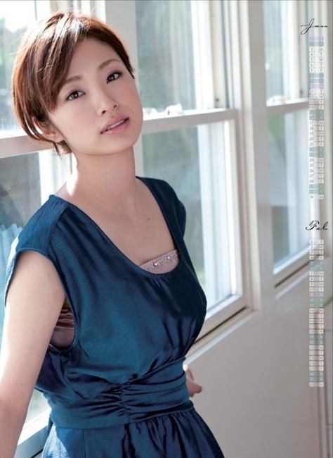 オナニーが捗る人気アイドルのエロ画像30枚　AKB48・平野綾など 24