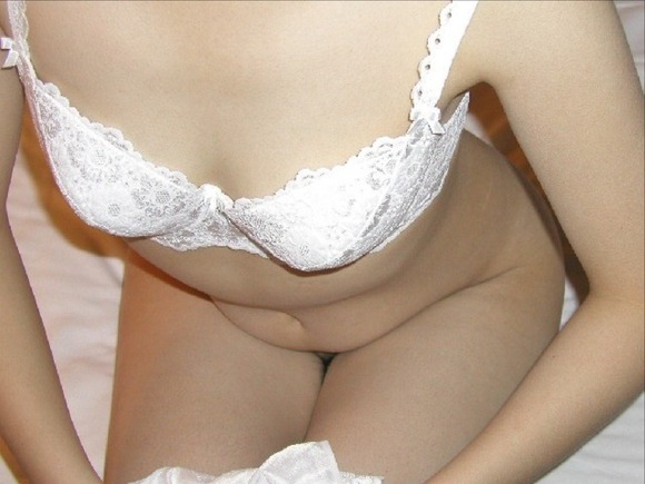 かわいいブラジャー着けてる女の子のエロ画像32枚 23