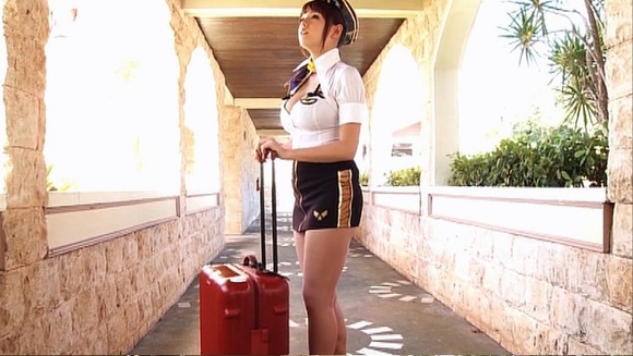 篠崎愛のキャビンアテンダントコスプレがエロい画像30枚 13