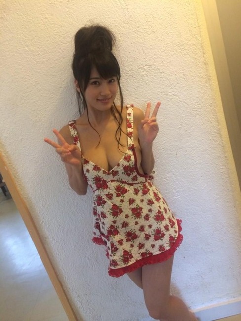 高崎聖子　グラビアアイドルの乳首が見えそうｗｗｗ 12