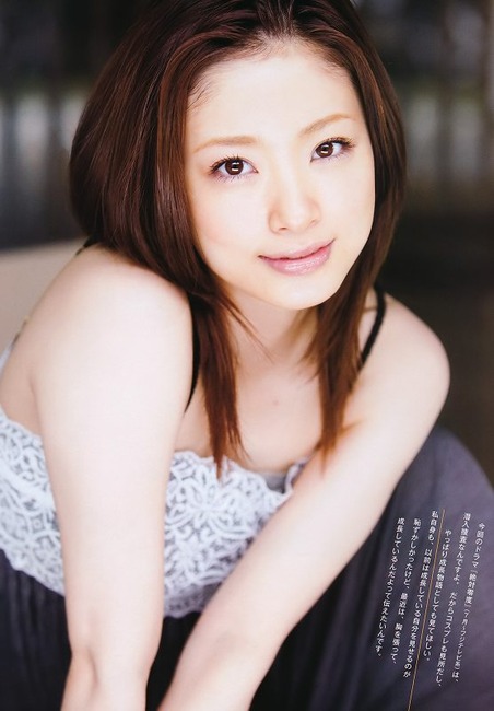 唇が厚くてみずみずしい女の子のエロ画像40枚 12