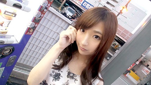 胸の谷間が綺麗な素人美女をハメ撮り 2