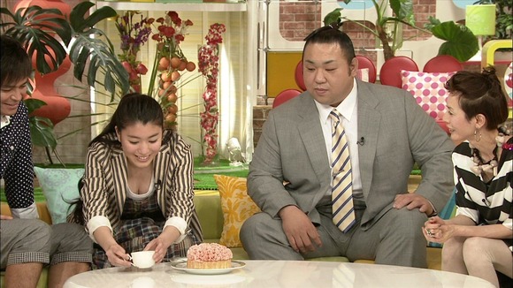 成海璃子　女優の胸チラがエロい画像まとめ 3