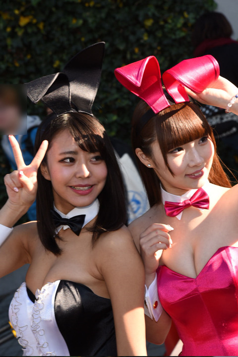 【コスプレイヤーエロ画像】オナネタ収集は「コミケ会場」へ行けば間違いねえわｗｗｗｗｗ 1