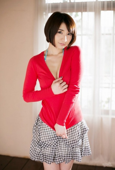 尾崎ナナのOLスーツコスプレがエロい画像70枚 44