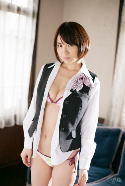 尾崎ナナのOLスーツコスプレがエロい画像70枚 19