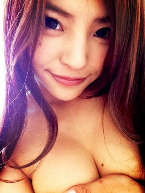 片桐えりりか　Eカップ巨乳AV女優が手ブラしてる自撮りエロ写メ・画像まとめ30枚 8
