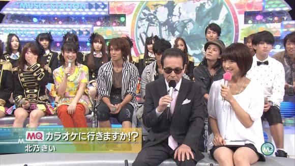 竹内女子アナウンサーがMステでパンチラしてるエロキャプ画像 15