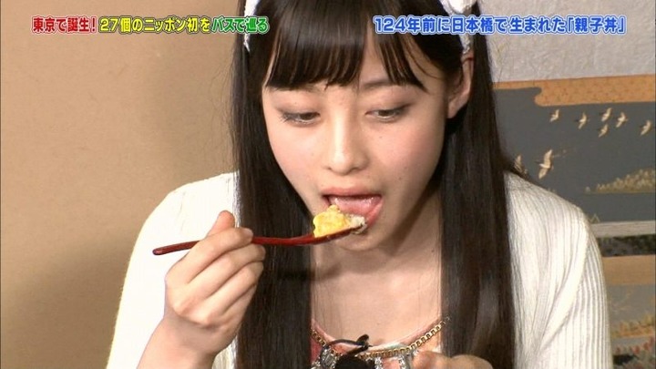 橋本環奈ちゃんがミニスカ衣装でパンチラしそう 24