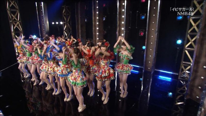NMB48が超ミニスカ衣装で踊ってるエロ画像30枚　【イビサガール】 5