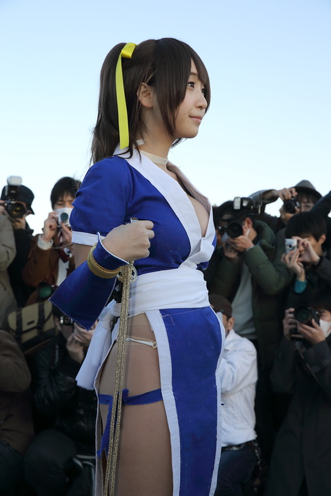 【コスプレイヤーエロ画像】オナネタ収集は「コミケ会場」へ行けば間違いねえわｗｗｗｗｗ 24