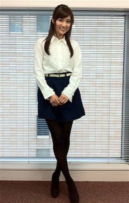 元モデルで女子アナの岩本乃蒼の太ももが綺麗な画像 16