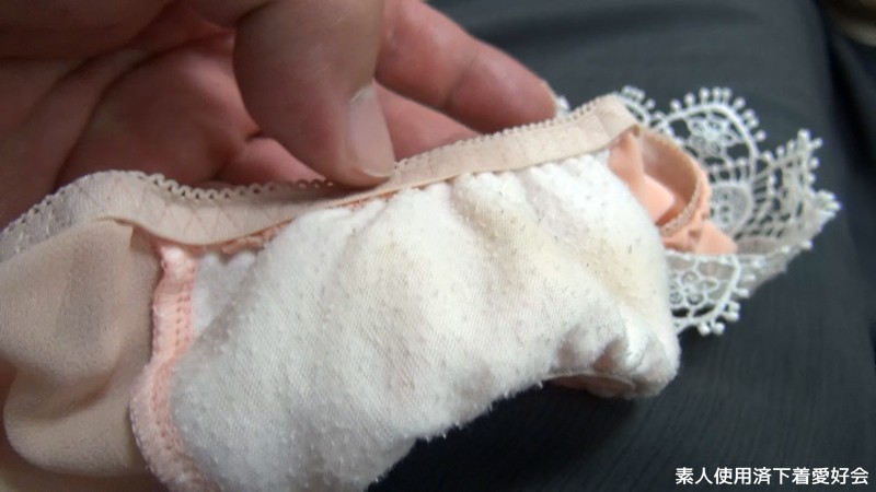 素人のシミ付きパンツの匂い嗅ぎながらハメ撮り 2