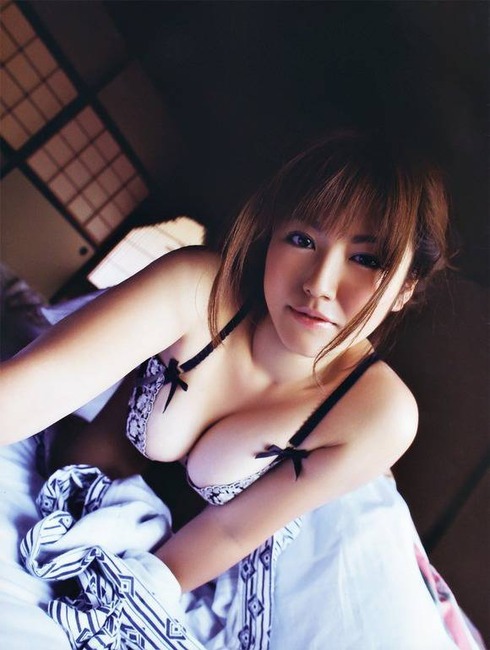 磯山さやか　巨乳グラビアアイドルのエロ画像35枚 21