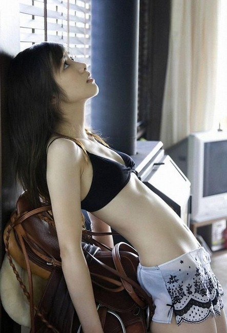 ローラ・チャンの肌が凄く綺麗なエロ画像 9