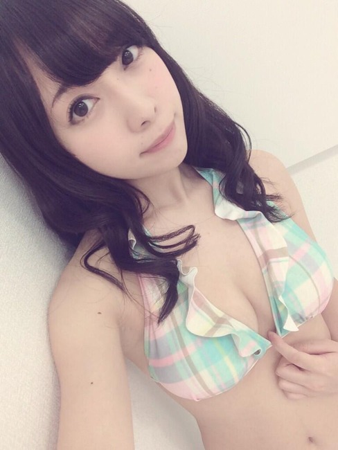 宮本彩希の胸の谷間に飛びつきたくなる自撮りエロ写メ・画像40枚 10