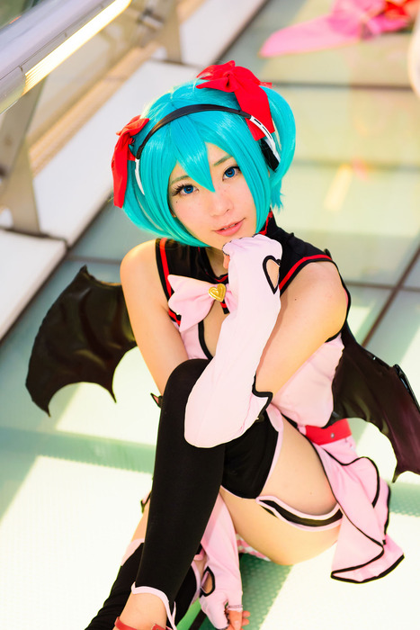 露出が激しいコスプレイヤーのエロ画像 30