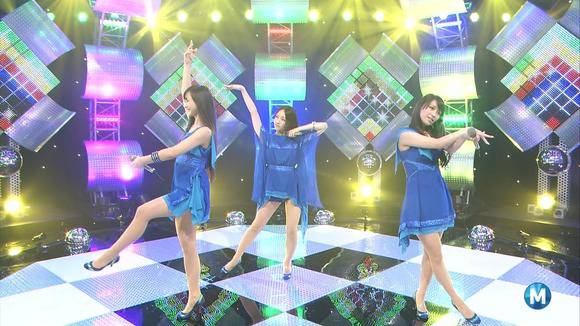 MステでPerfumeの生足がエロいキャプ画像30枚 10