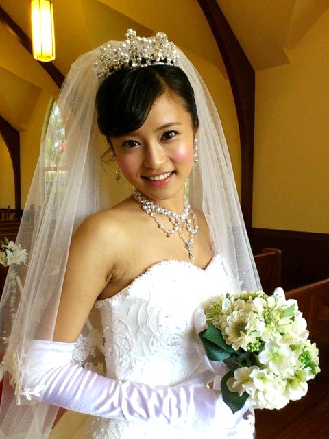 小島 瑠璃子・こじるりのピンク色の競泳水着がエロい画像など40枚 28