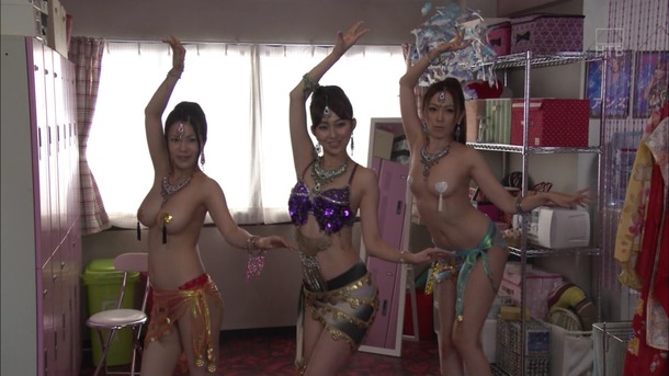 匿名探偵でおっぱい出してる女の子のエロ画像 19