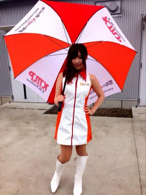 成瀬心美　AV女優がメイドやレースクイーンコスプレでオナニーしてるエロ画像 2